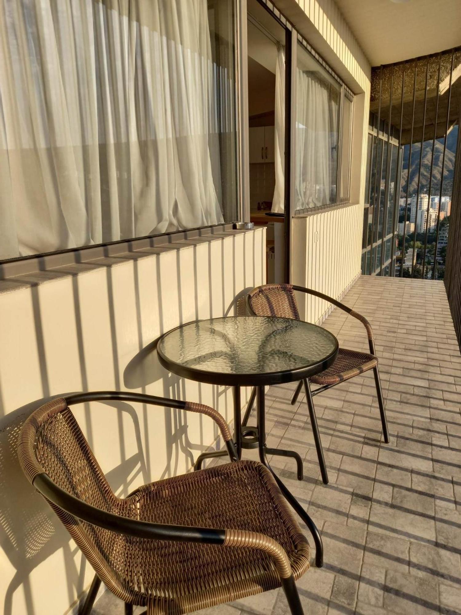Hotel Tbilisi Apart Buitenkant foto